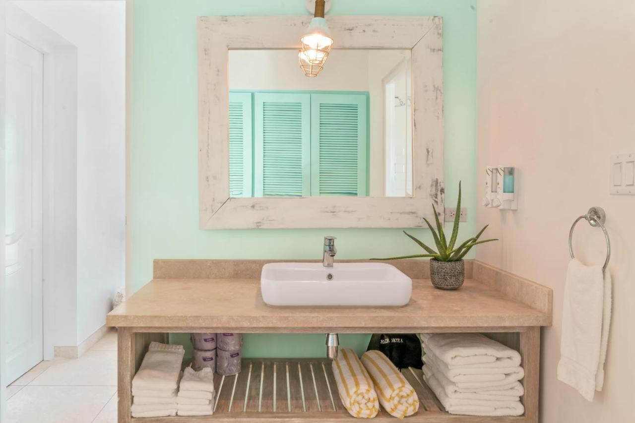 Boardwalk Boutique Hotel Aruba - Adults Only 팜비치 외부 사진